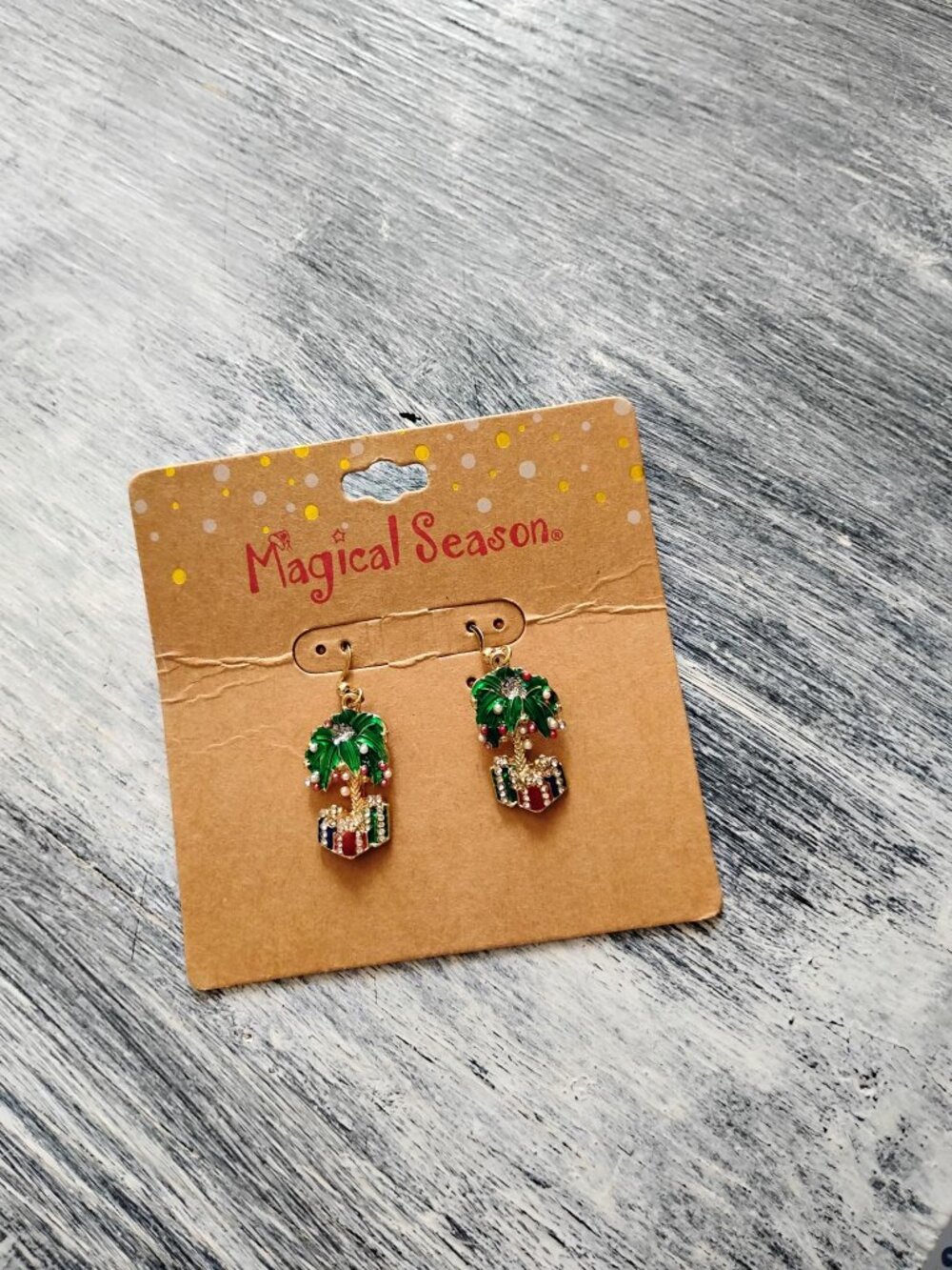 NWOT Magical Season tropical palm tree holiday gift earrings